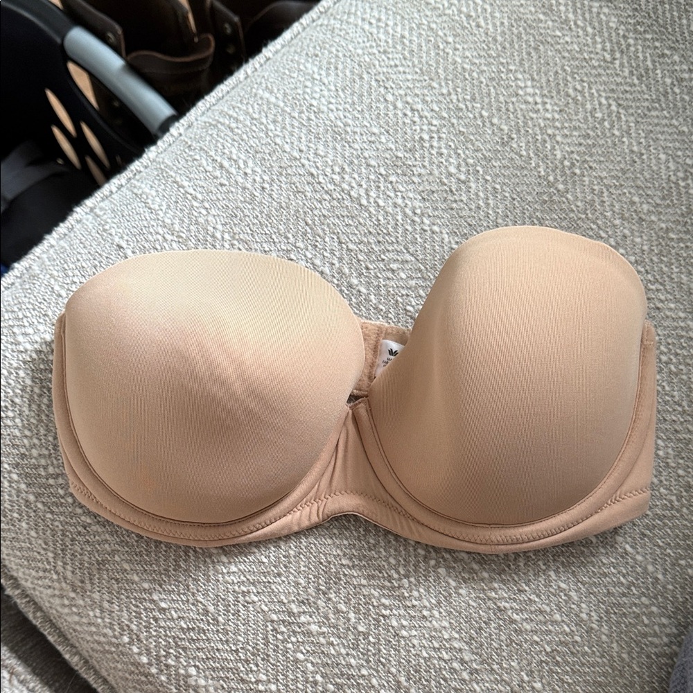 Wacoal 32D strapless underwire bra